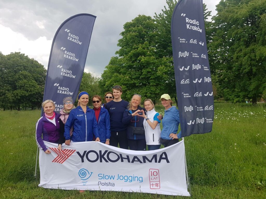 Zdjęcie przedstawia Animatorów i Instruktorów Slow Joggingu
