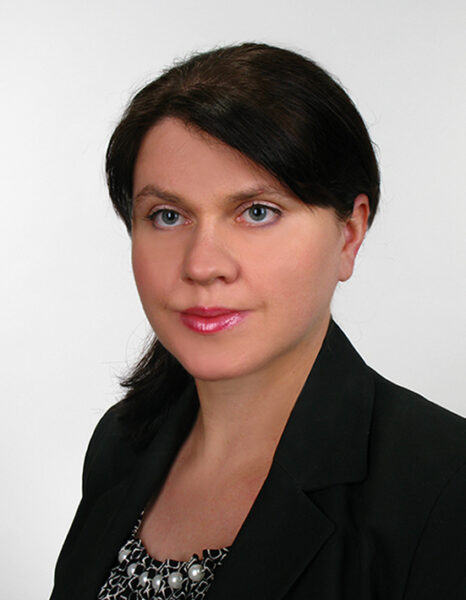 Kobieta w długich włosach