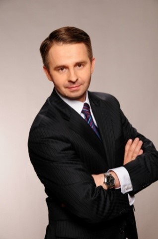 Mężczyzna w garniturze